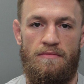 Макгрегора обвинили в домогательствах