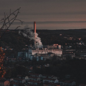 Говорят ученые: загрязнение воздуха влияет на психику детей и подростков