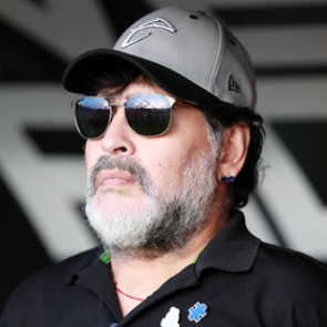 Проблемы со здоровьем вынудили Марадону оставить работу