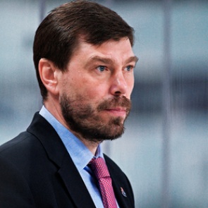 Сборная России по хоккею поменяет тренера