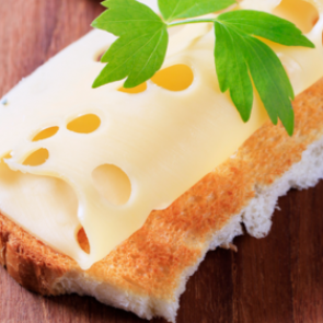 Редкая фобия заставила женщину жить на одном хлебе с сыром