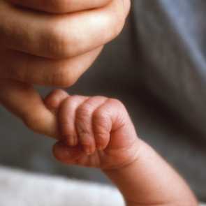 Женщина с длинным списком болезней родила в 62 года здорового сына