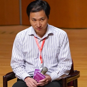 Создавшего детей-мутантов ученого отправили в тюрьму