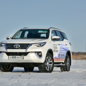 Красивый номер оценили в 600 тысяч: власти опубликовали прайс-лист на эксклюзивные регзнаки