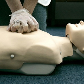 Школьные знания помогли дочери спасти отца от смерти