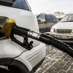 Недоливный бизнес: для махинаторов на АЗС вводят миллионные штрафы