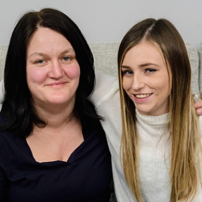 Женщина согласилась выносить и родить своего внука