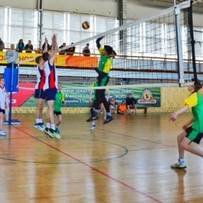 В Ачинске стартуют соревнования по волейболу на кубок председателя городского Совета депутатов Сергея Никитина