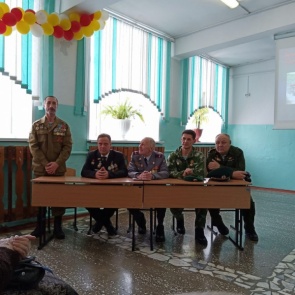 Урок мужества: В Ачинске школьники встретились с участниками боевых действий в Афганистане