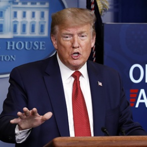 Трамп раскрыл план по снятию в США ограничений из-за коронавируса