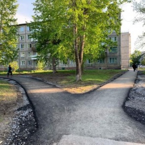 За майские праздники в городе обустроены безопасные подходы к четырём образовательным учреждениям