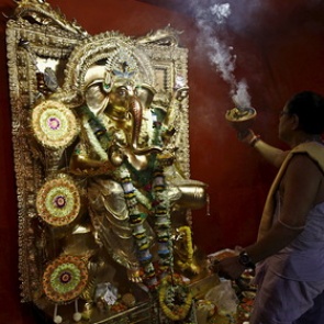 Священник обезглавил мужчину ради победы над коронавирусом