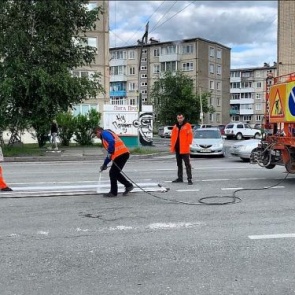 Городские власти сделали замечание подрядной организации ООО «СМЭП» о недопустимости нанесения разметки во время непогоды