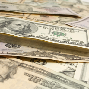 Мужчина получил 150 тысяч долларов из-за ошибки банка