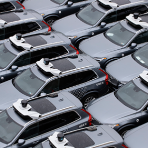 Uber собрался использовать только электромобили