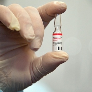 Популярная соцсеть решила бороться с антипрививочниками