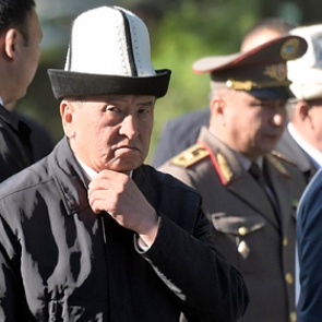 Президент Киргизии принял решение уйти в отставку