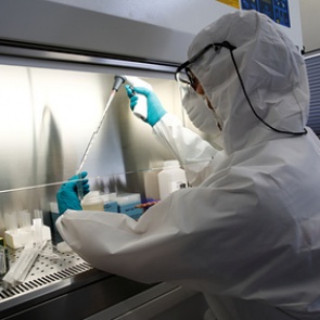 В США впервые зарегистрировали препарат от коронавируса