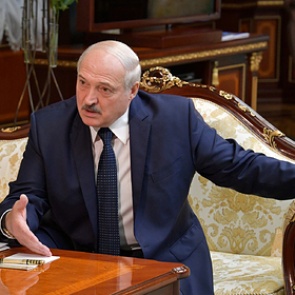 Лукашенко советовал Армении отдать часть Карабаха за 5 миллиардов долларов