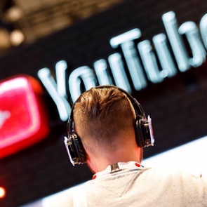 В работе WhatsApp, YouTube и Telegram произошел сбой