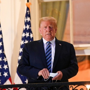 На штаб Трампа подали в суд за клевету