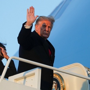 Трамп подписал бюджет США на 2021 год