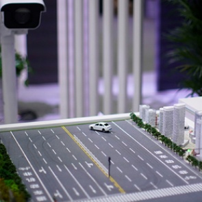 Huawei отказался от беспилотных машин и решил сделать «умную дорогу»