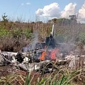 Самолет с футболистами бразильского клуба разбился при взлете