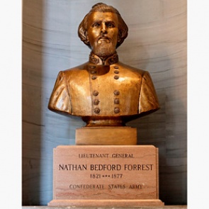 Памятник лидеру ку-клукс-клана уберут из Капитолия в США