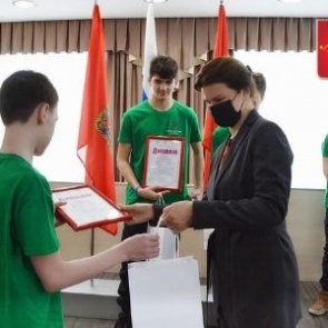 В Ачинске наградили воспитанников технопарка «Кванториум» за успехи в программировании