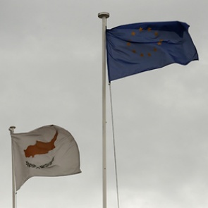 Власти Кипра уличили в незаконной выдаче «золотых паспортов»