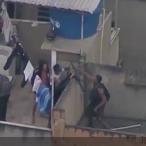 В Рио-де-Жанейро 25 человек погибли во время перестрелки в метро