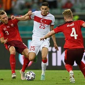 Швейцария обыграла Турцию в заключительном матче группового этапа Евро