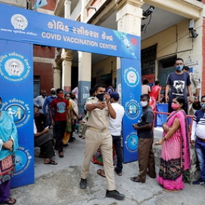 Названы самые вакцинированные страны