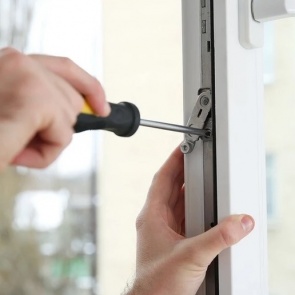 Как регулировать пластиковые окна на зиму: подробная инструкция