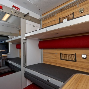 Семьи с детьми могут купить билеты в купе поездов по льготному тарифу