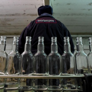В Красноярском крае полицейские изъяли из незаконного оборота более 4 тысяч литров спиртосодержащей жидкости