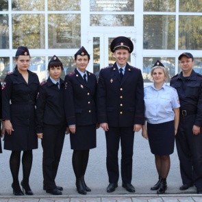 В Ачинске поздравили с профессиональным праздником сотрудников Штаба