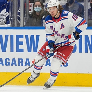 Панарин забросил первую шайбу в сезоне НХЛ