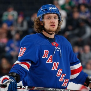 Панарин забросил шайбу «лазерным» броском в матче НХЛ