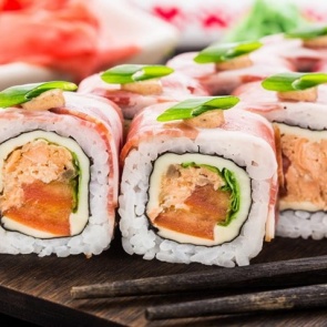 Обзор популярных сетей суши ресторанов в Ачинске