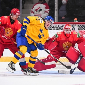 17-летний хоккеист российской молодежки повторил результат Овечкина на ЧМ