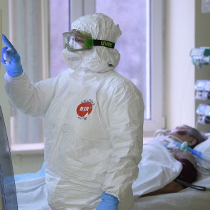 В Бразилии привитый тремя дозами пациент умер от омикрон-штамма