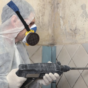 Как быстро снять плитку и не испортить стену