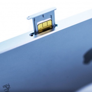 В iPhone исчезнет слот для сим-карты