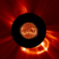 Солнце выбросило струю плазмы в сторону Земли